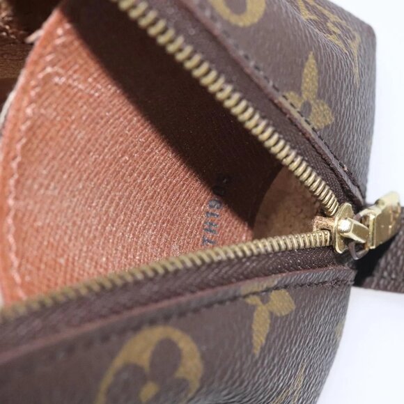 LOUIS VUITTON Monogram Trousse Demi Ronde Cosmetic Pouch M47520 LV Auth 131491 - Picture 14 of 15